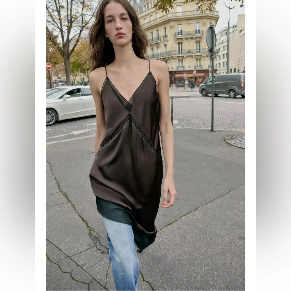 New Zara satin lace dress - Picture 2 of 7